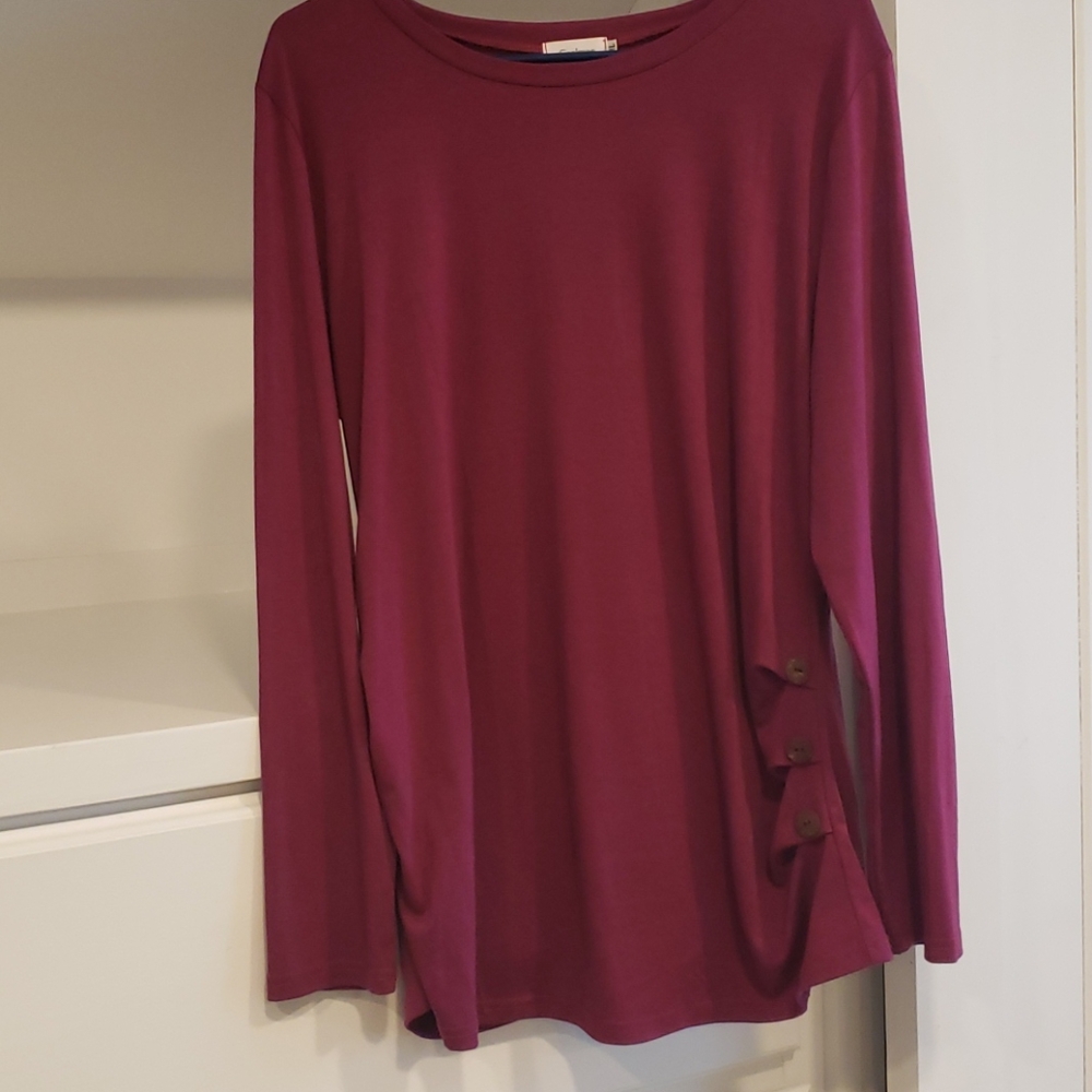 Long sleeve maternity tee